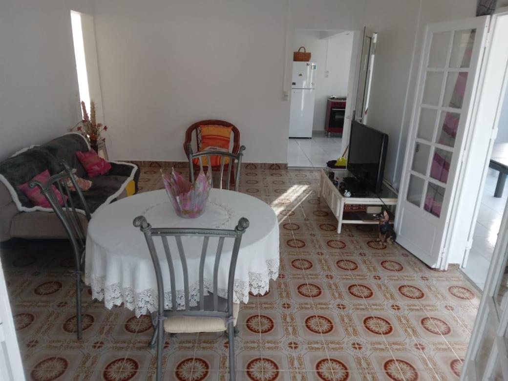 Locations Saisonnieres Villa Sainte-Anne  Buitenkant foto